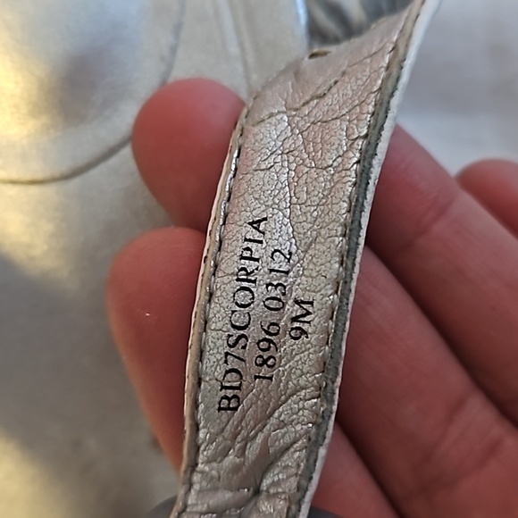 Silver Bandolino Sandels Size 9 - Picture 4 of 7